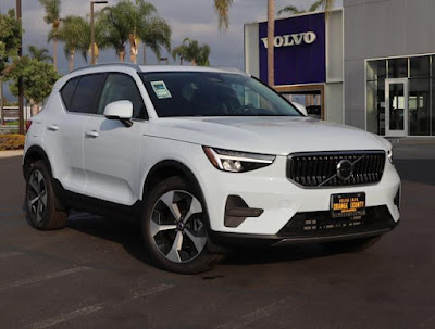 2025 Volvo XC40