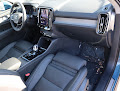 2024 Volvo XC40 Ultimate Bright Theme