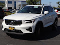 2025 Volvo XC40 Ultra Bright Theme