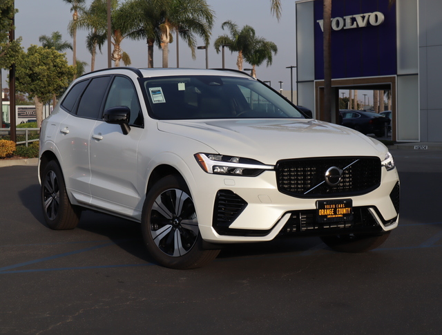 2025 Volvo XC60 Plug-In Hybrid Core