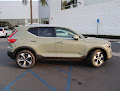 2025 Volvo XC40 Core Bright Theme