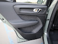 2025 Volvo XC40 Core Bright Theme