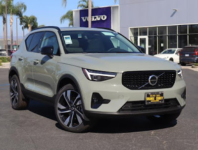 2025 Volvo XC40