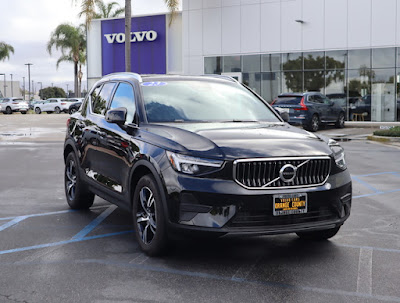 2025 Volvo XC40