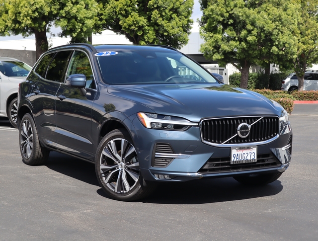 2022 Volvo XC60 B5 AWD Momentum 