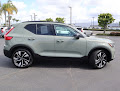 2025 Volvo XC40