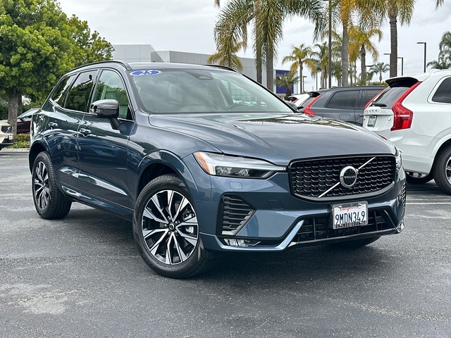2025 Volvo XC60 B5 