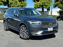 2022 Volvo XC90 Momentum