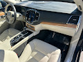 2022 Volvo XC90 Momentum